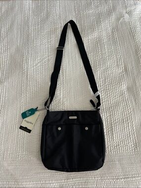 Baggallini Black Nylon Crossbody Bag with Front Pockets